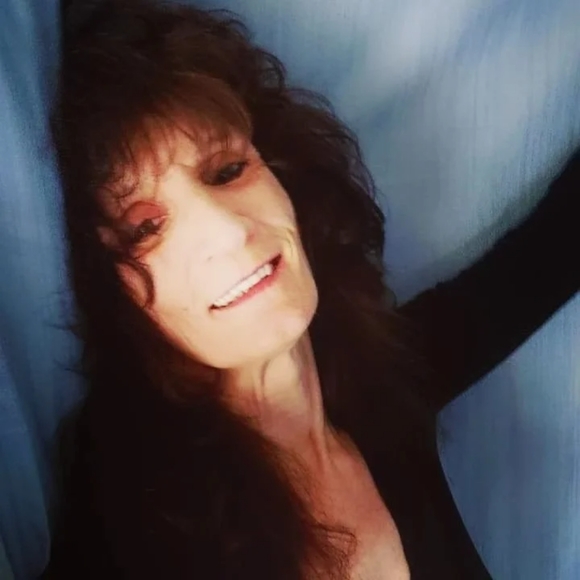 Meet your Posher, Connie - Picture 1 of 1